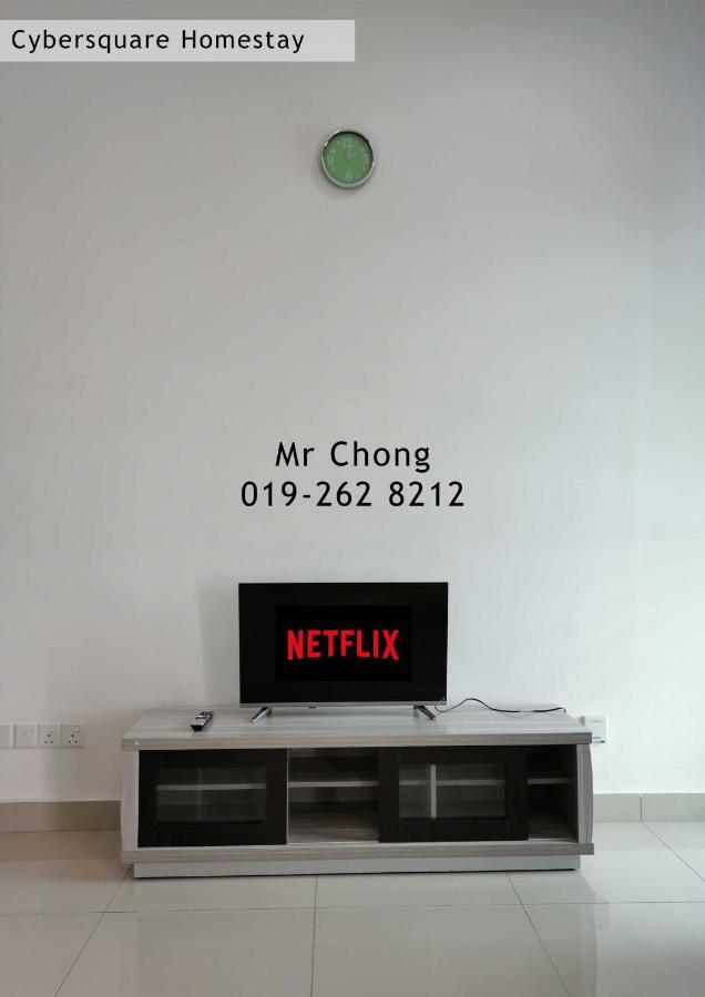 Cybersqaure Studio Suites With Netfilx @10 Min Walking Distance To Mcd Кіберджая Екстер'єр фото