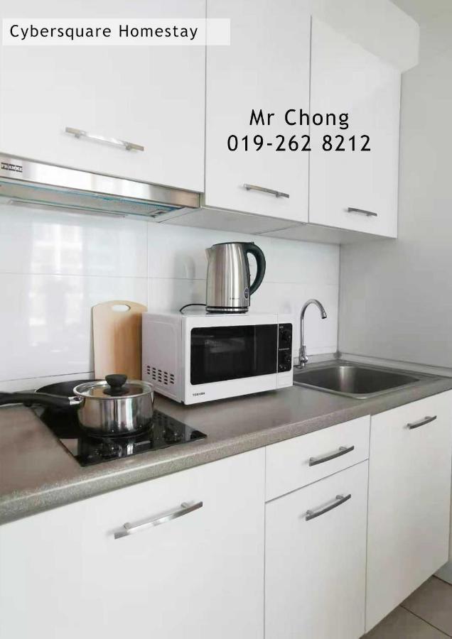 Cybersqaure Studio Suites With Netfilx @10 Min Walking Distance To Mcd Кіберджая Екстер'єр фото